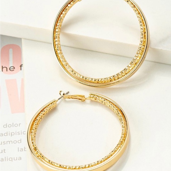 🆕TRIPLE round hoop earrings - Picture 4 of 7